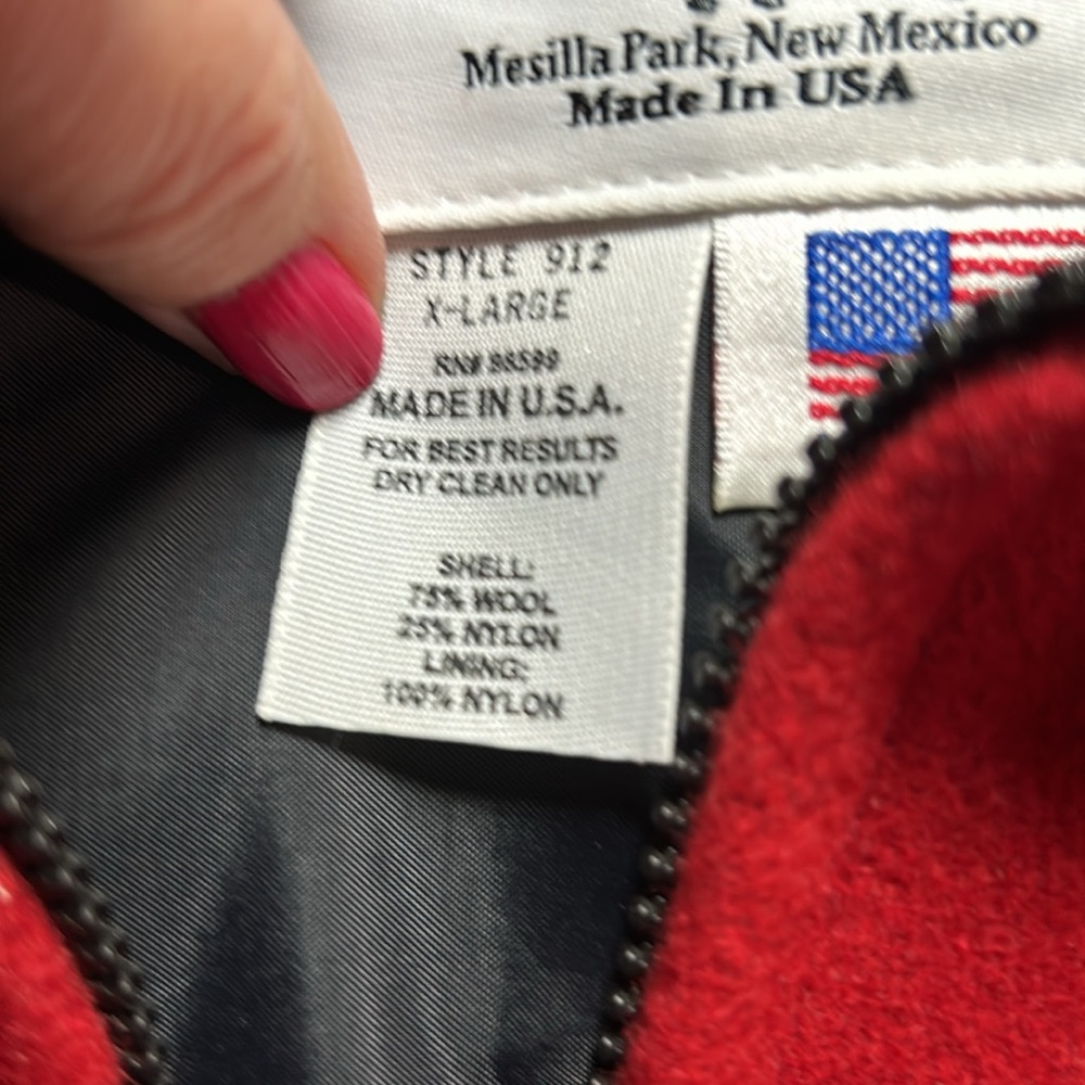 COPY - SCHAEFER 4 ladies wool vest’s ,Black,Red& Grey. 3 for $225./$75ea - Picture 16 of 16